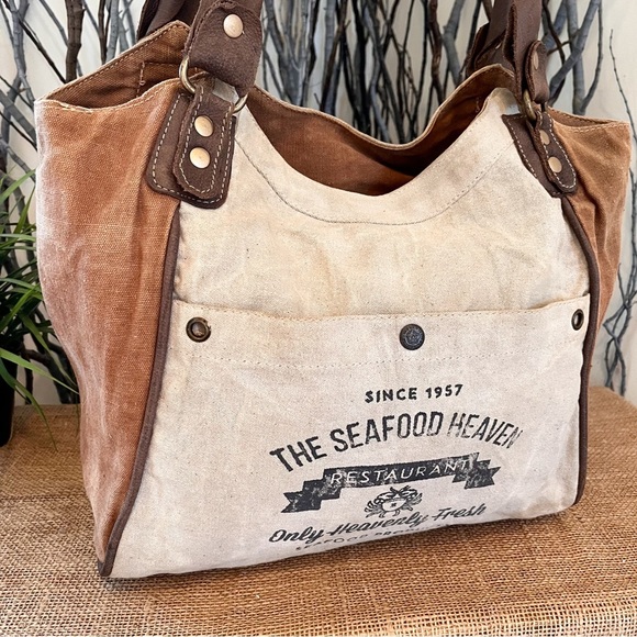 Clea Ray The Seafood Heaven Canvas Tote. - Picture 1 of 14